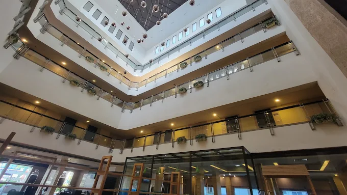 Abu Sarovar Portico