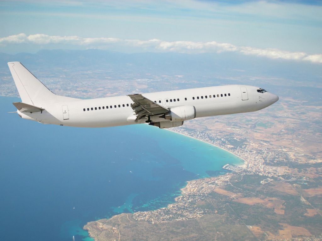 How Our Travel Desk Helps You Get the Best Flight Deals